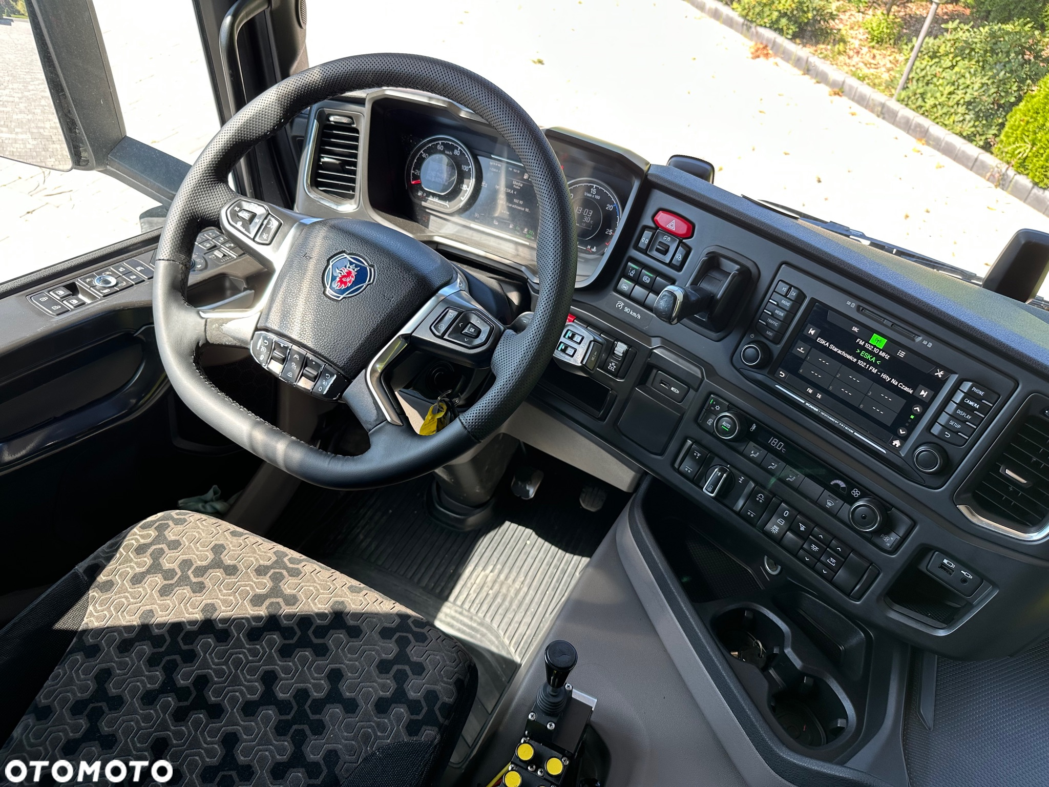 Scania / G450 / 6X2 / HAKOWIEC / HYVA 22.60.SK  / Oś-SKRĘTNA-PODNOSZONA / - 30