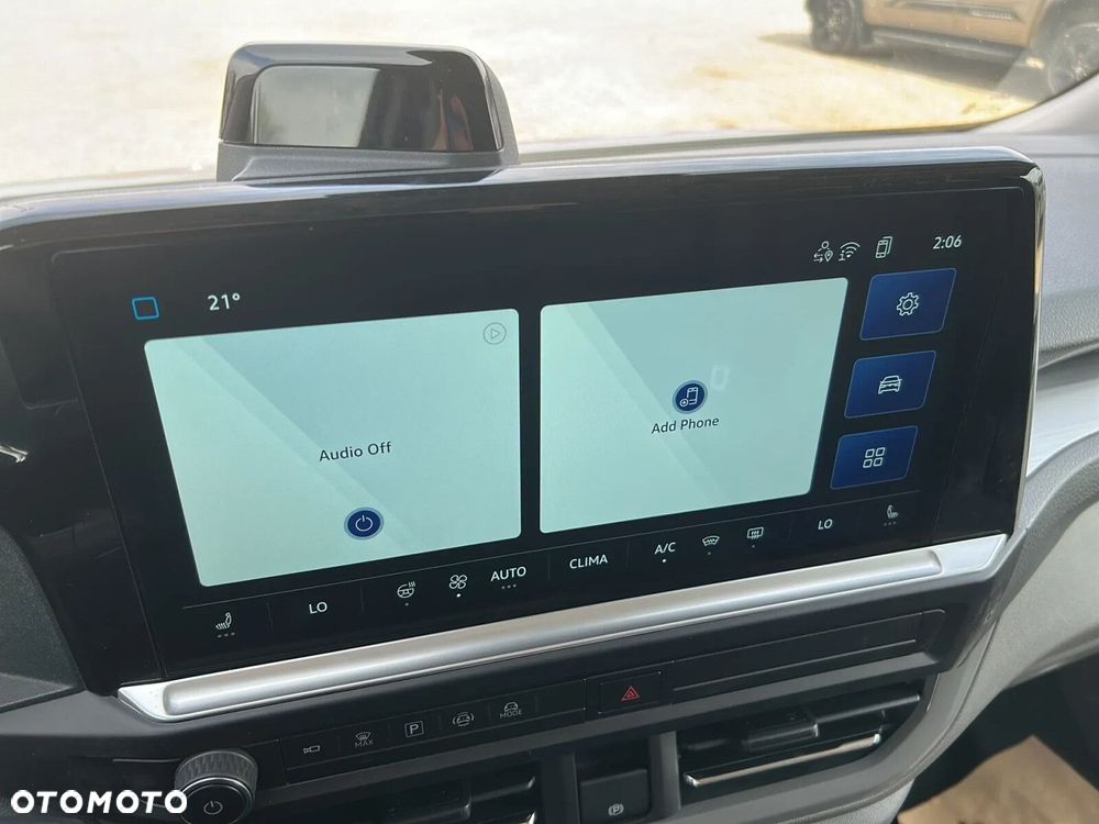 Volkswagen Caravelle - 24