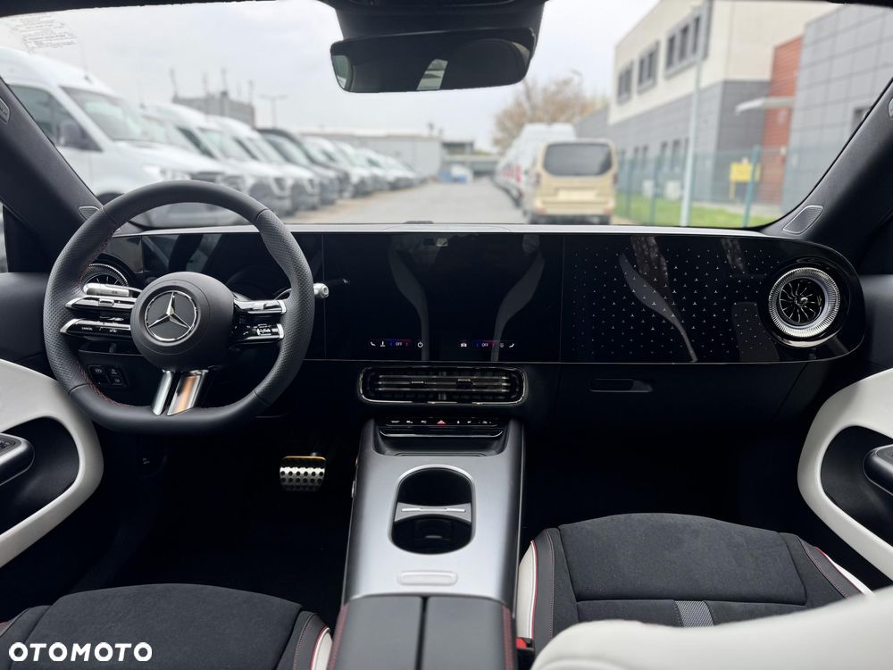 Mercedes-Benz CLA 220 mHEV 4-Matic 8G-DCT - 9