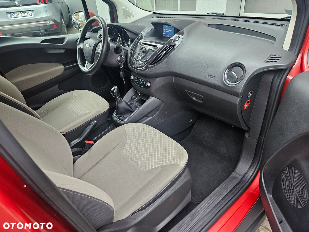 Ford Tourneo Courier 1.0 EcoBoost Titanium - 19