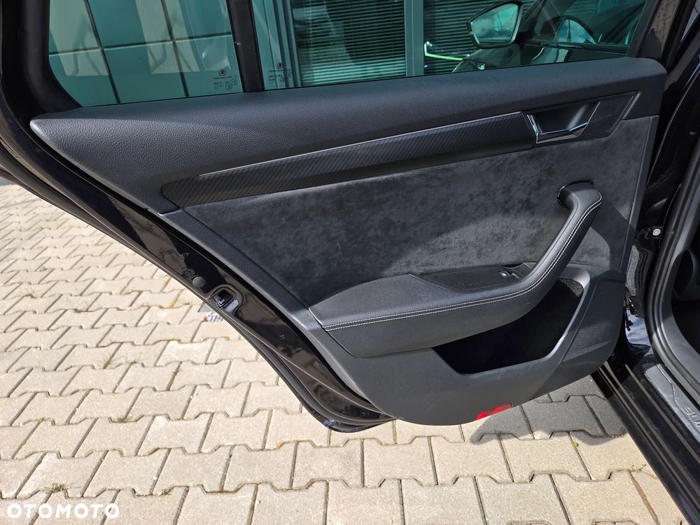 Skoda Superb 2.0 TDI SCR 4x4 Sportline DSG - 32