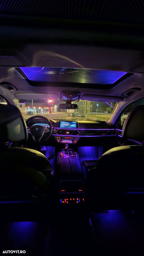 BMW Seria 7 740Le xDrive iPerformance - 36