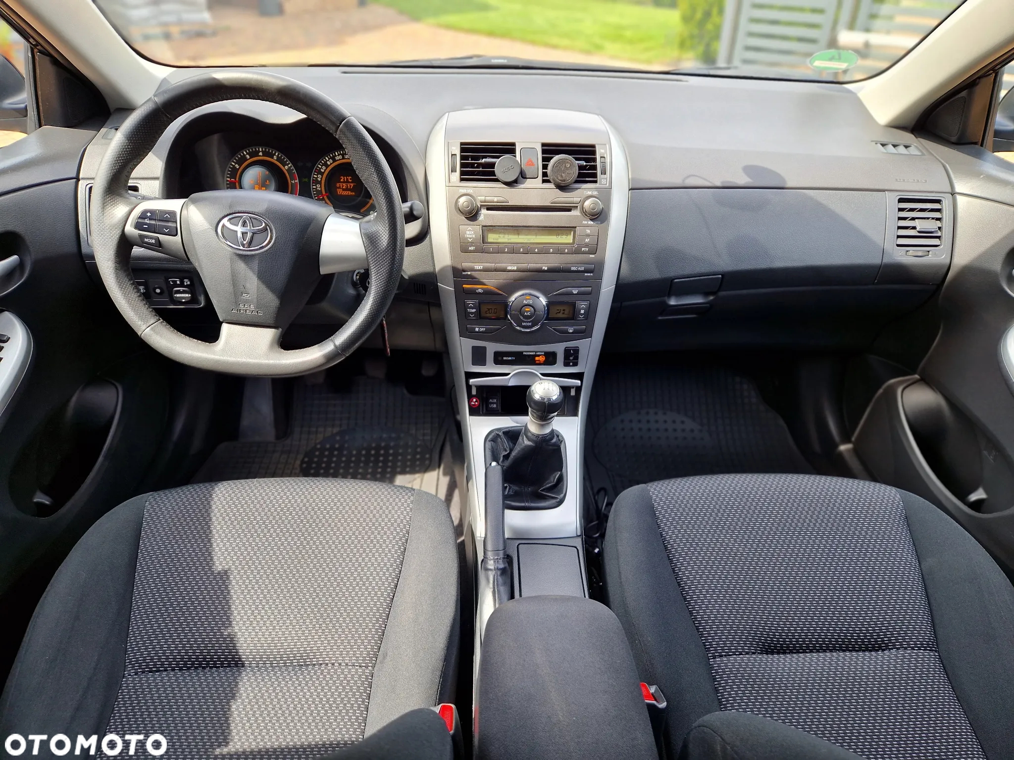 Toyota Corolla - 11