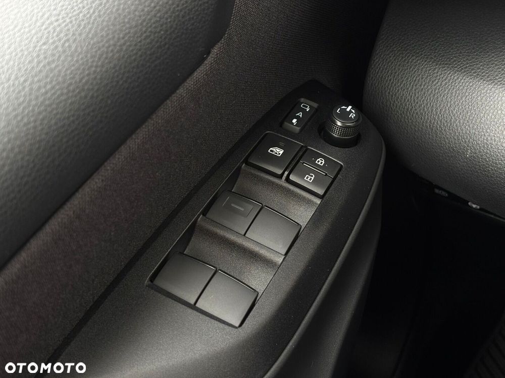Toyota Yaris Hybrid 1.5 GR Sport - 30