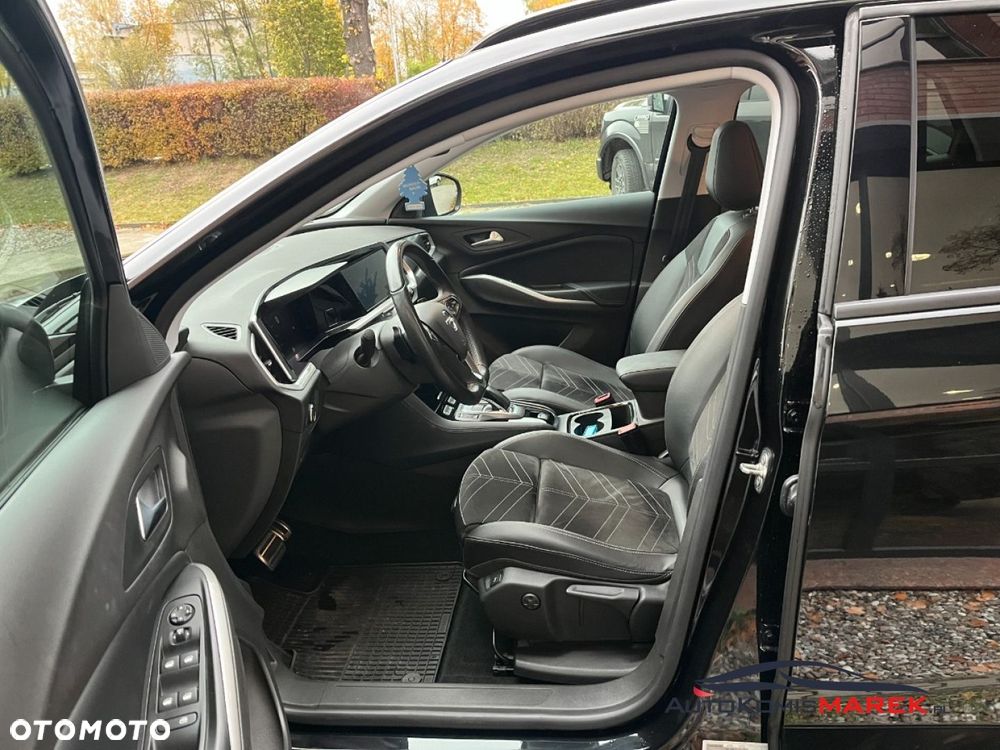 Opel Grandland 1.2 T Business Elegance S&S - 23