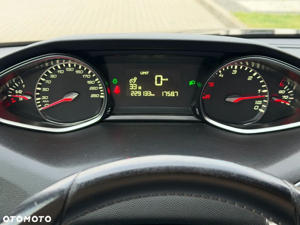 Peugeot 308 BlueHDi FAP 130 Stop & Start Allure - 19