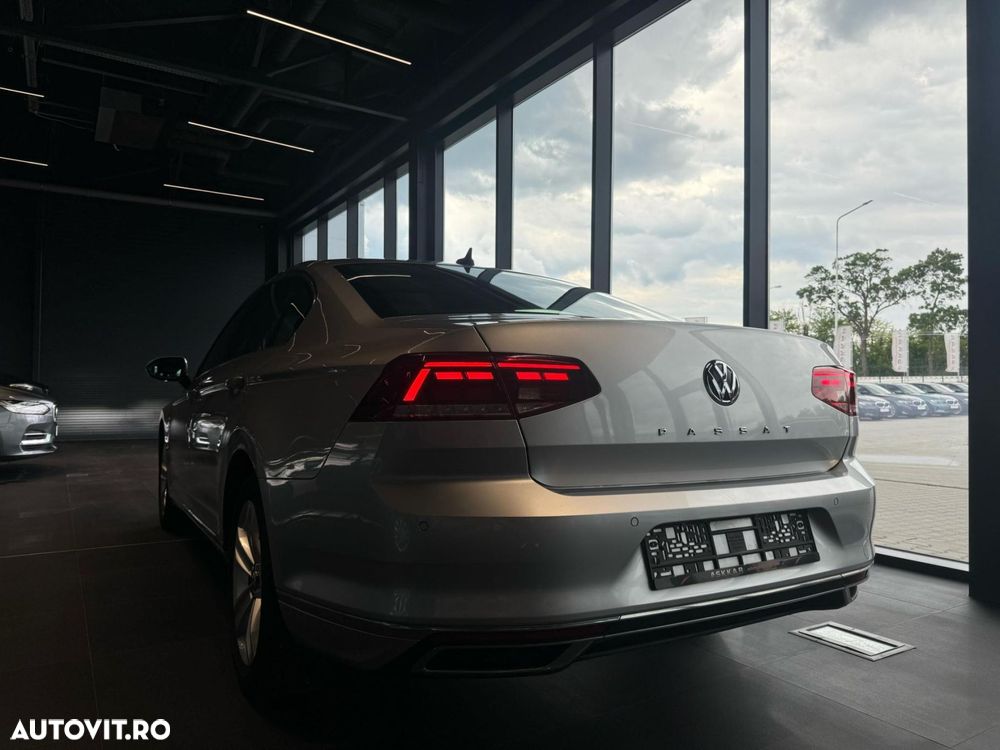 Volkswagen Passat 2.0 TDI DSG Highline - 40