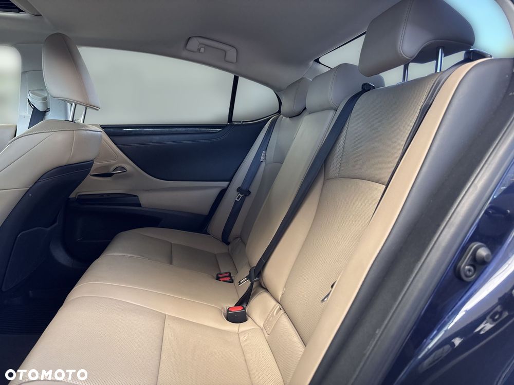 Lexus ES - 15