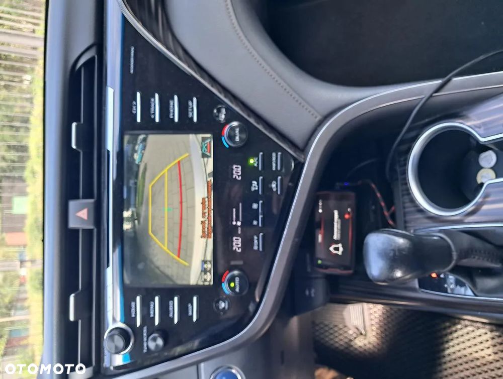 Toyota Camry 2.5 Hybrid Executive CVT - 11