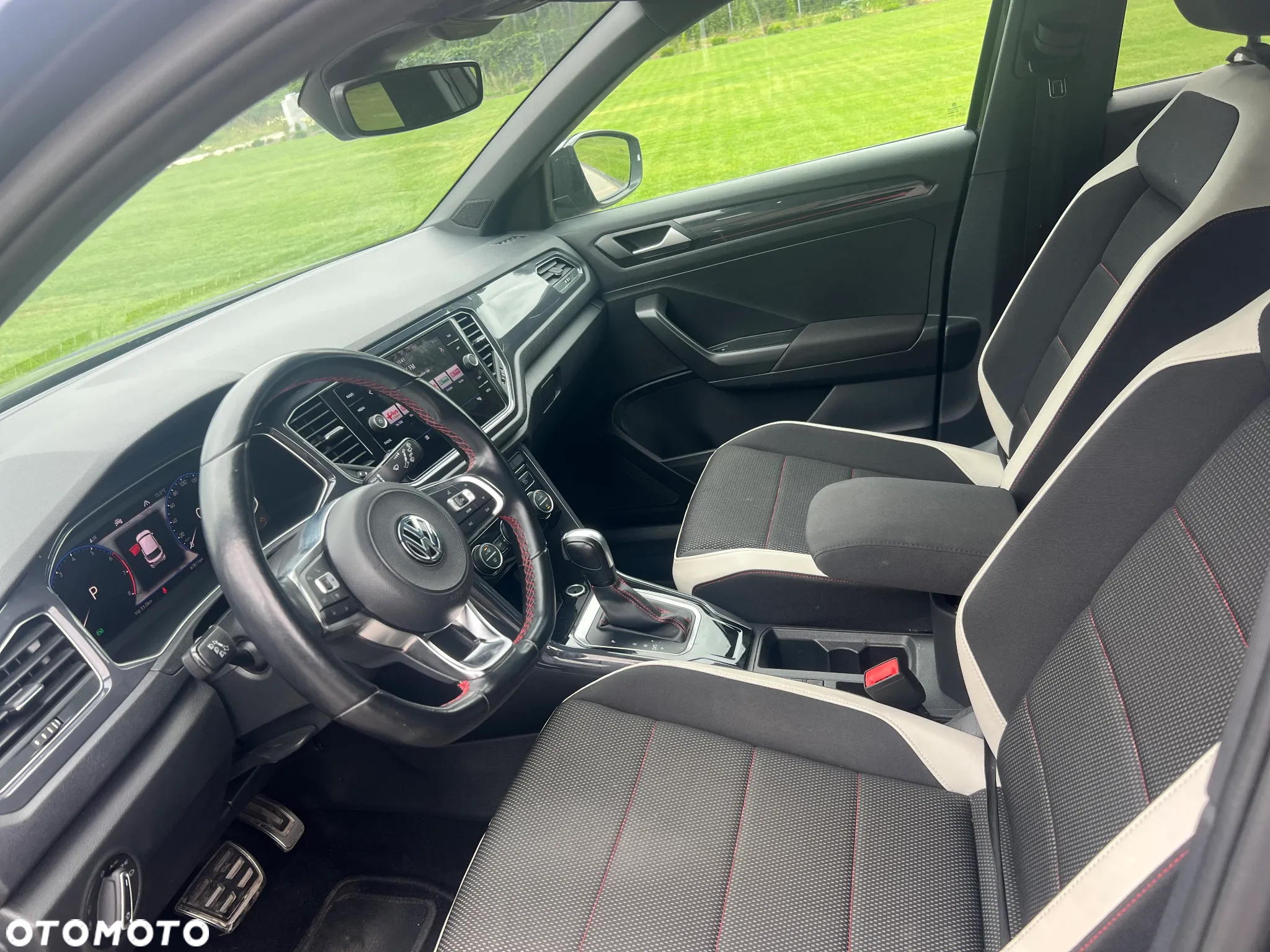 Volkswagen T-Roc - 9