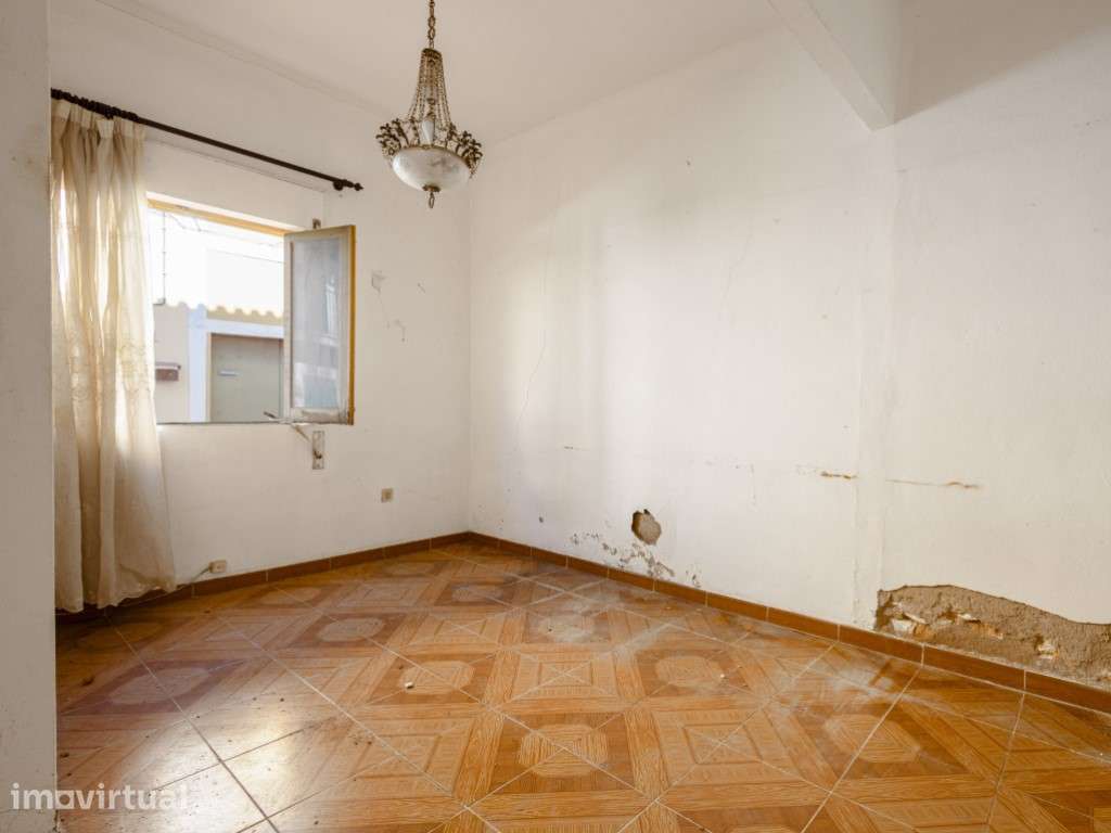 Moradia T3 com espaço exterior, bons acessos e excelente localização. - Grande imagem: 5/28