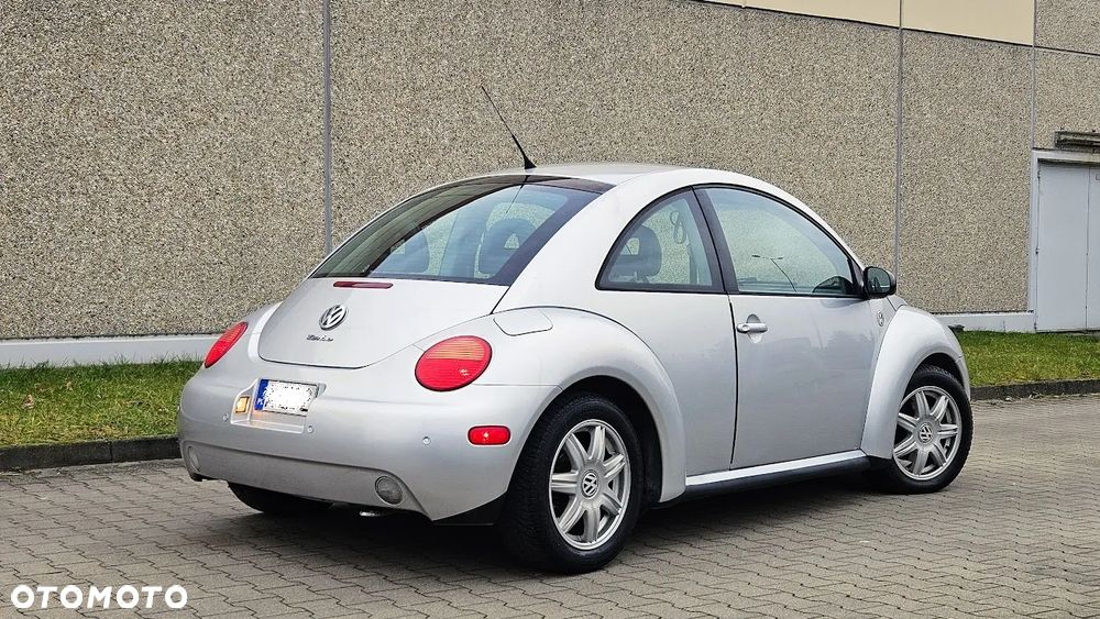 Volkswagen New Beetle - 4