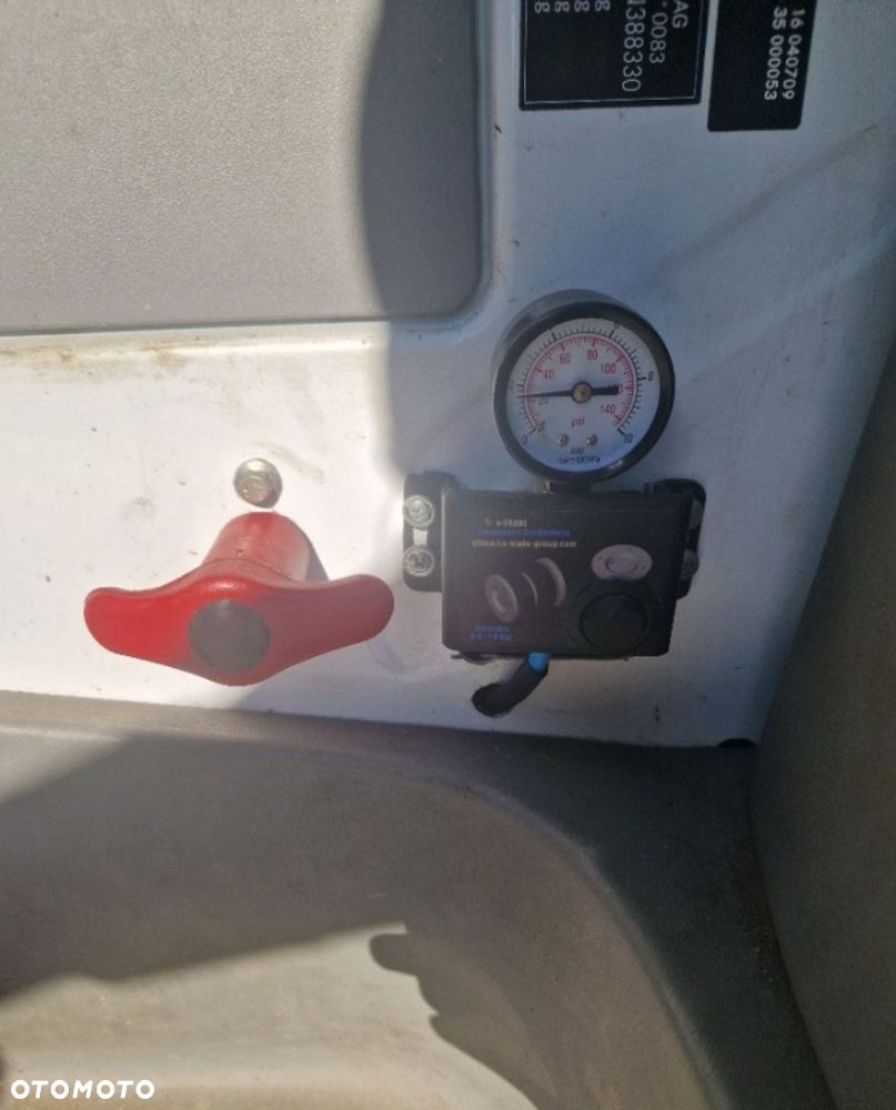 Mercedes-Benz SPRINTER - 11