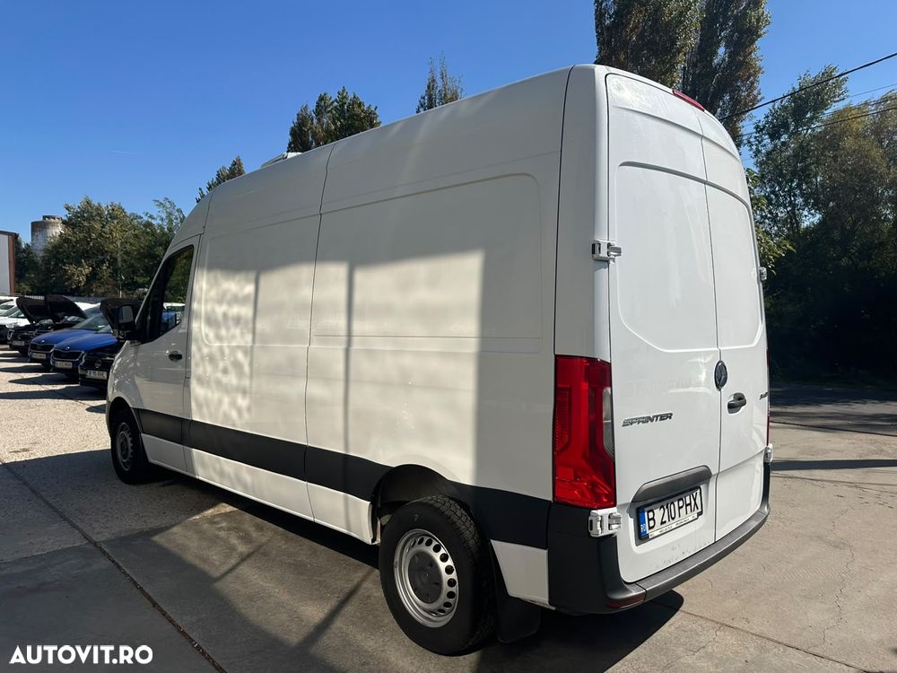 Mercedes-Benz Sprinter - 10