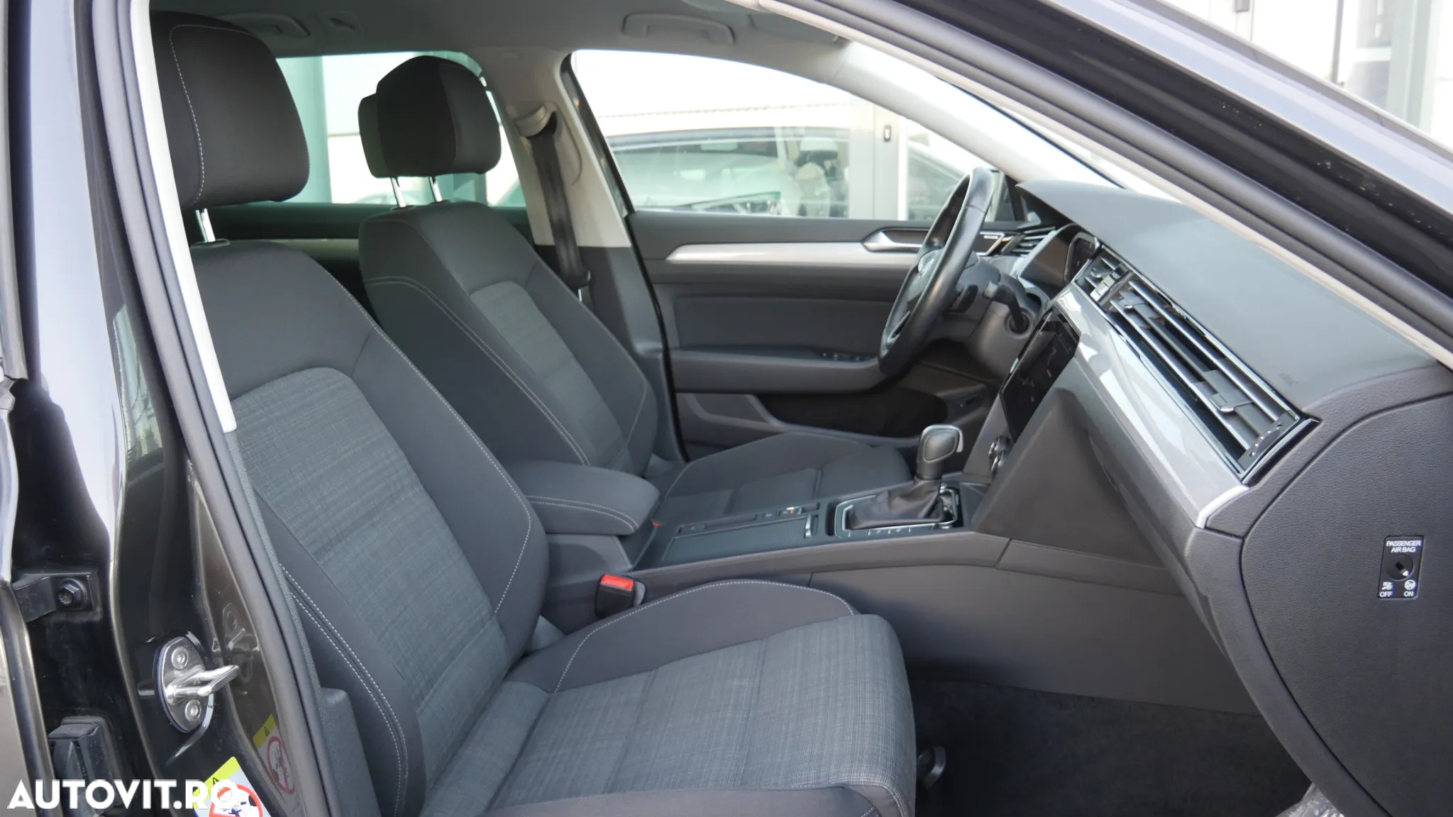 Volkswagen Passat Variant 2.0 TDI SCR DSG Business - 14