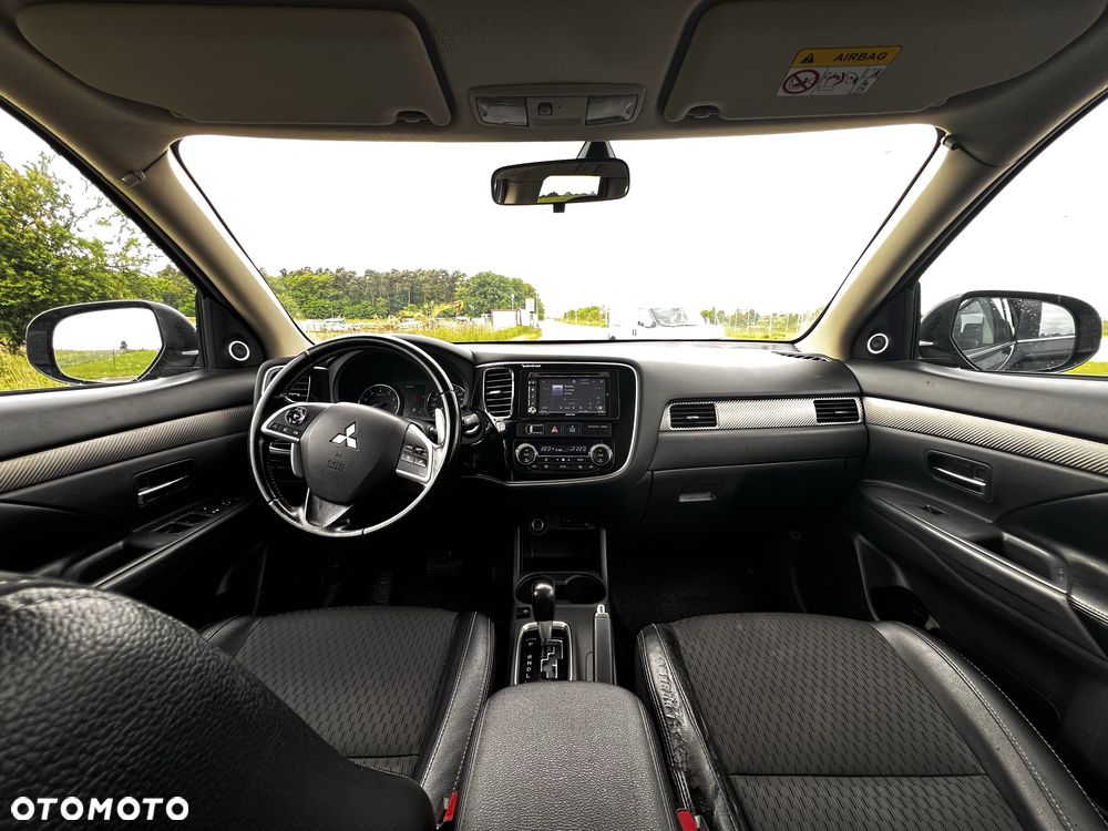 Mitsubishi Outlander - 8