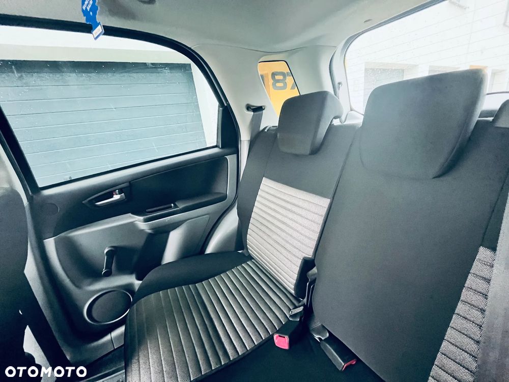 Suzuki SX4 1.6 Comfort - 11