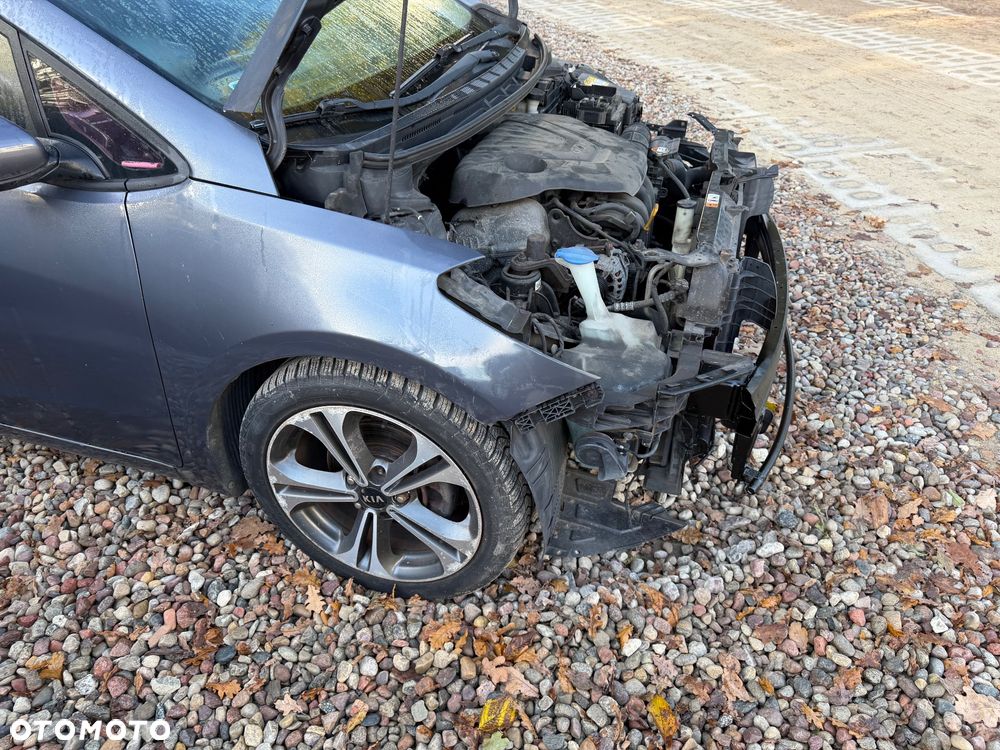 Kia Ceed - 14