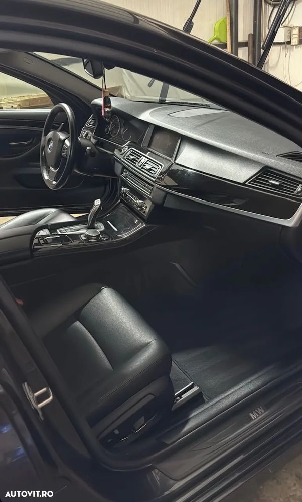 BMW Seria 5 528i xDrive AT - 10