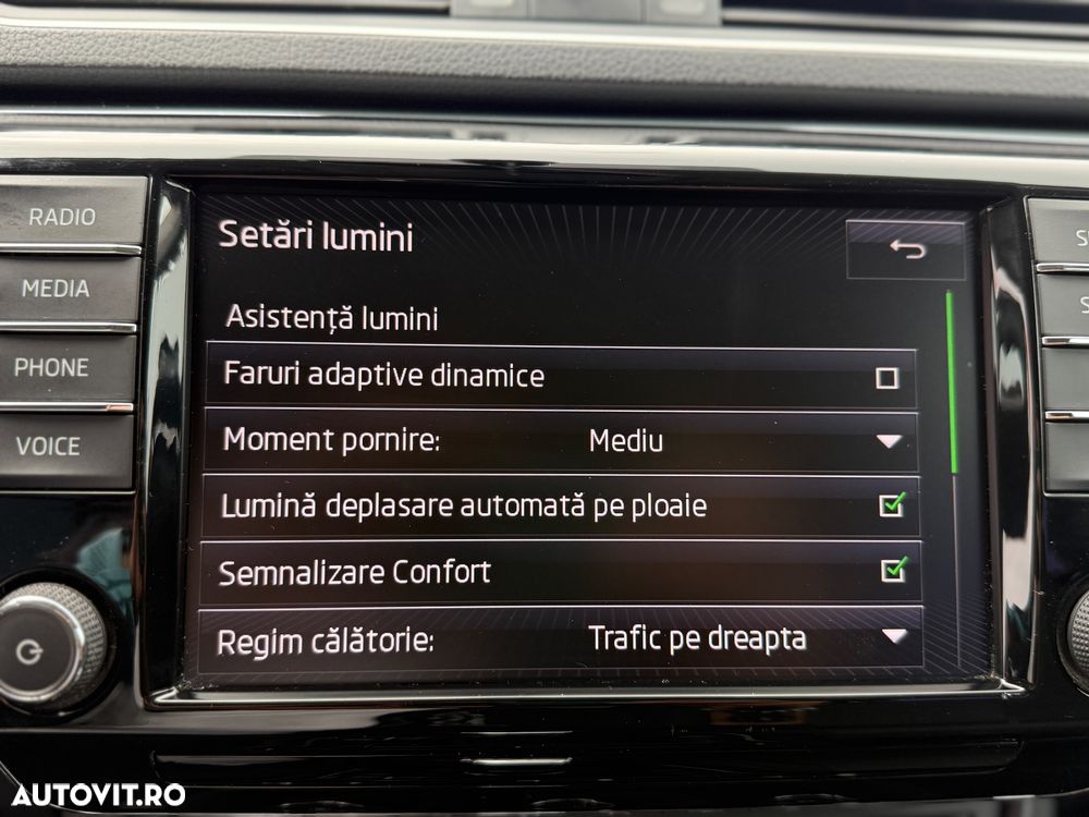 Skoda Superb 2.0 TDI DSG Active - 16
