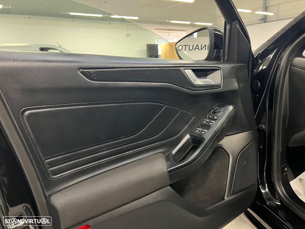 Ford Focus 1.0 EcoBoost MHEV ST-Line - 17