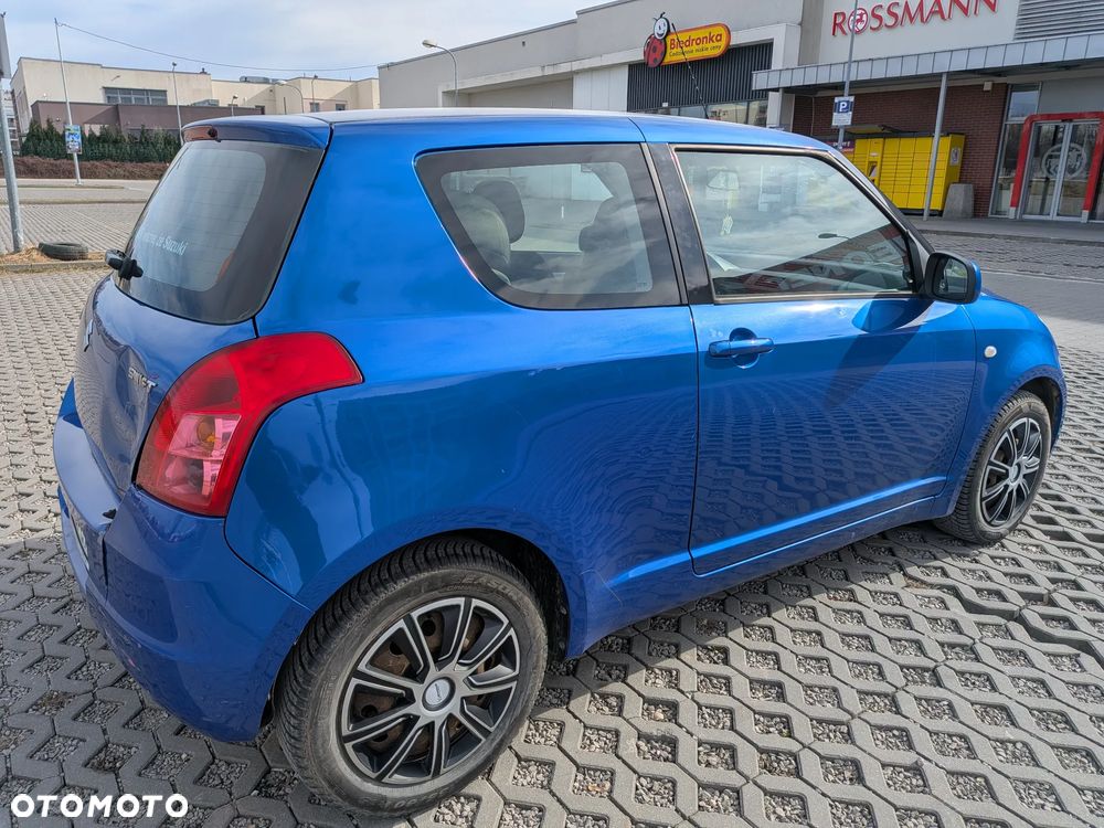 Suzuki Swift 1.3 Sakura - 23