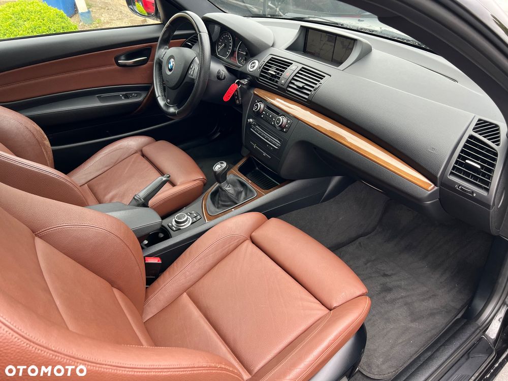BMW Seria 1 123d - 23