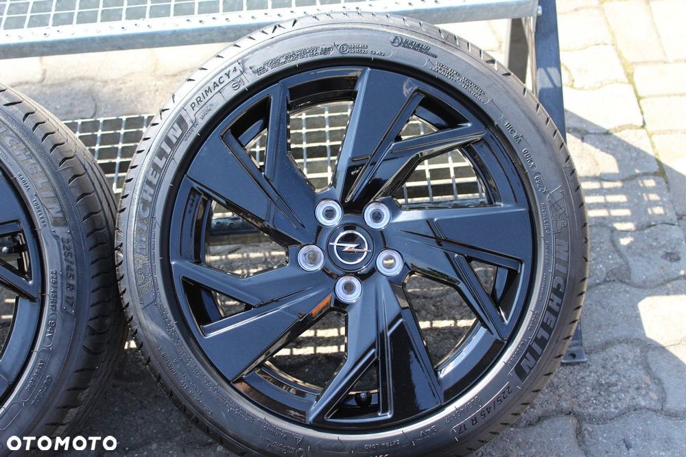 ORYG OPEL ASTRA L 17cali 5x108 ET44 KLEBER 225/45 - 4