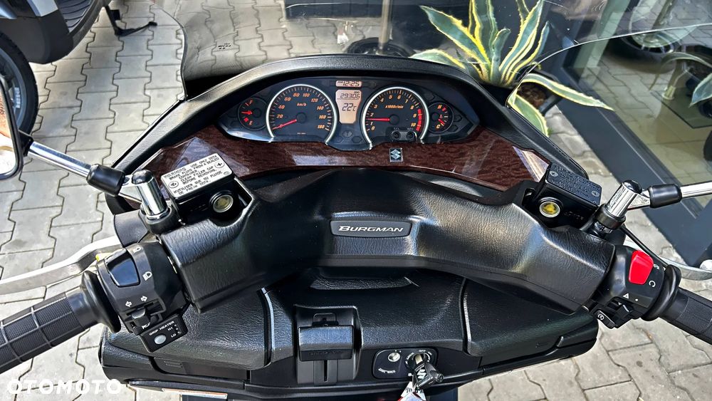 Suzuki Burgman - 8