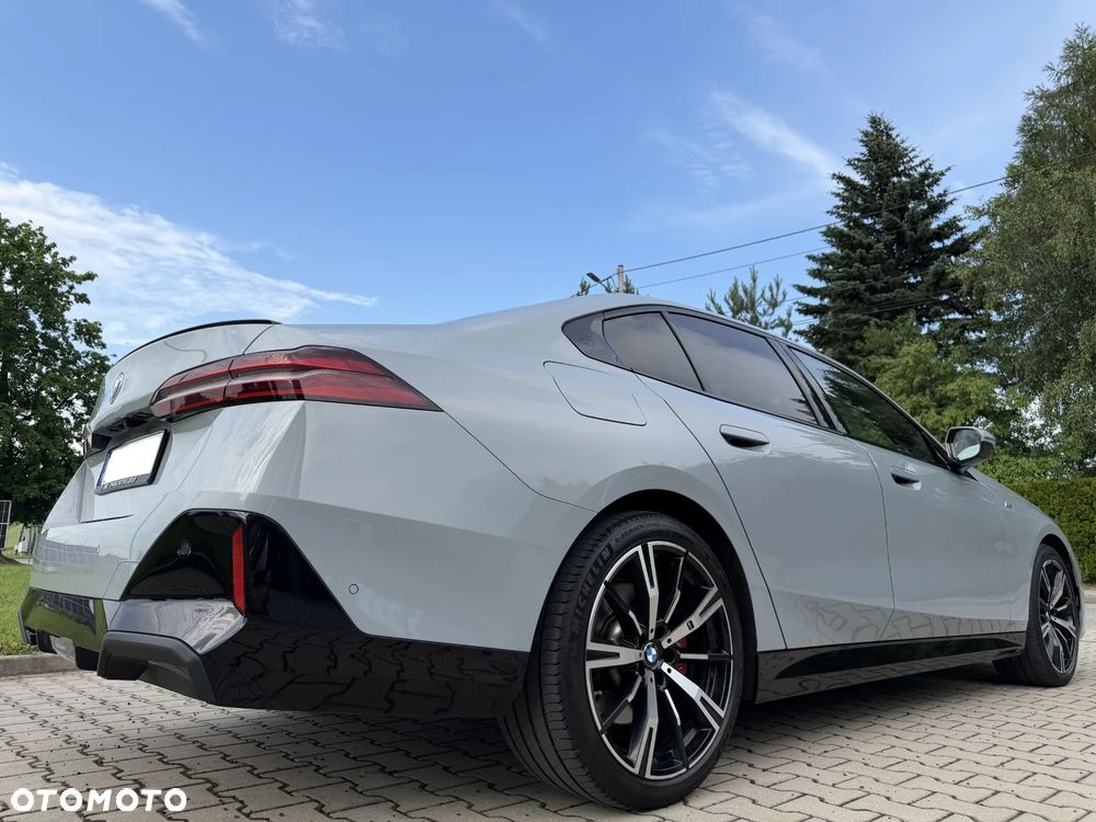 BMW Seria 5 ver-520d-xdrive-mhev-m-sport - 18