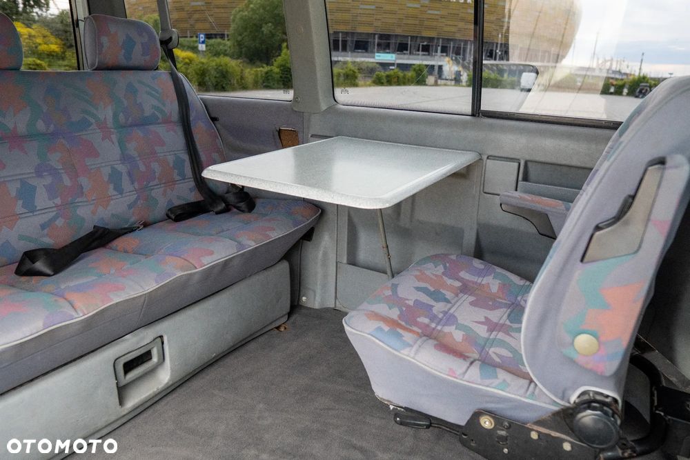 Volkswagen Multivan - 17