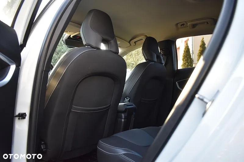 Volvo V40 T2 Geartronic Momentum - 20