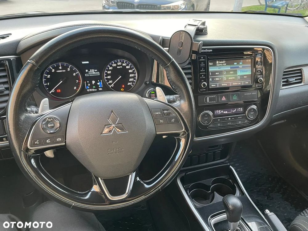 Mitsubishi Outlander - 13