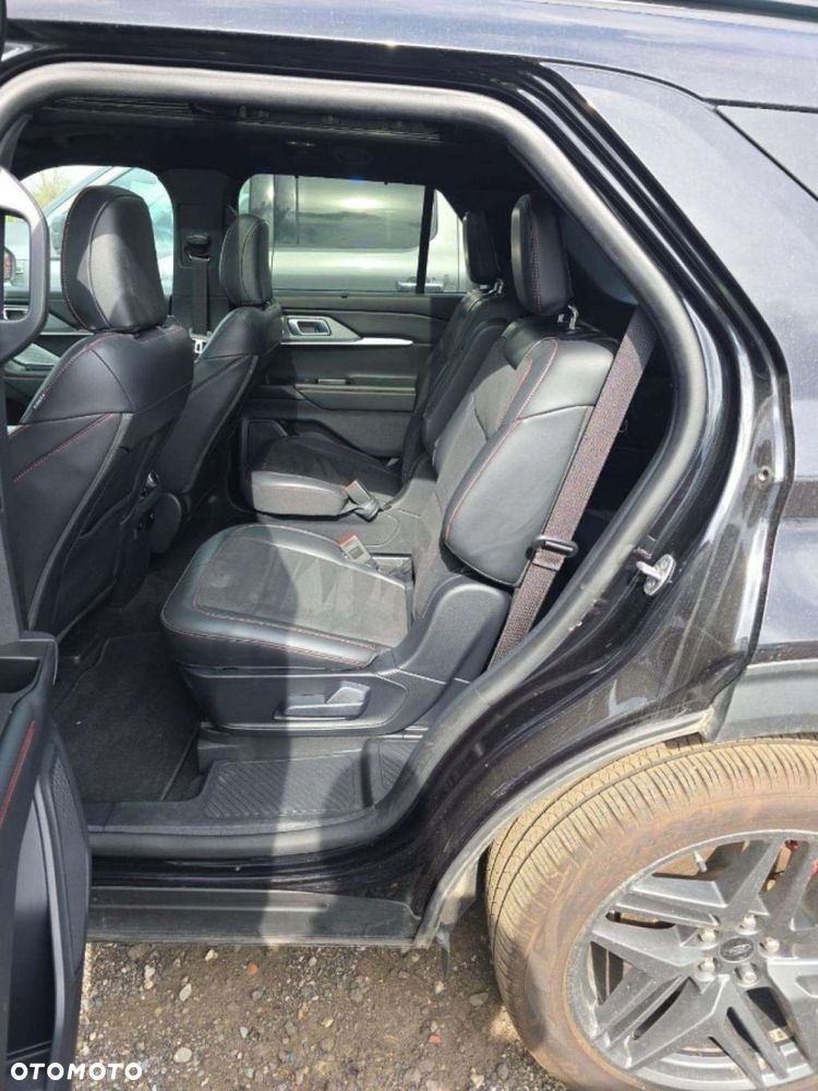 Ford Explorer - 13