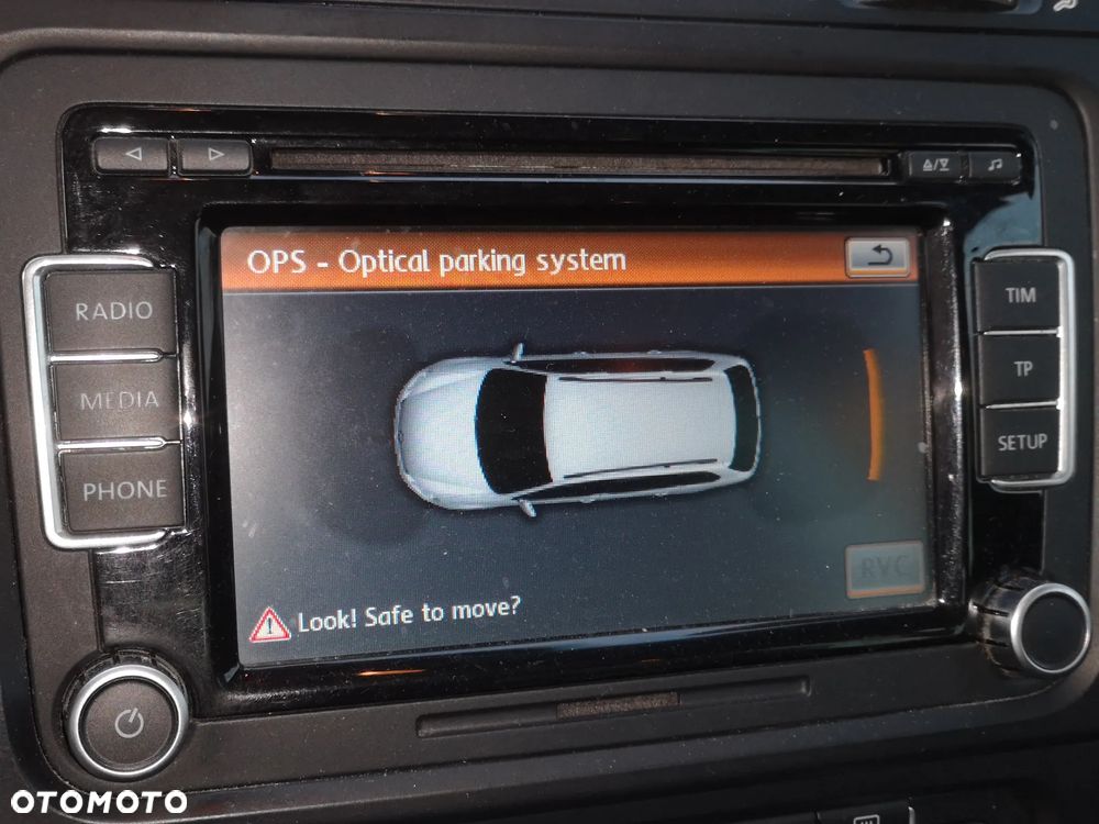 Volkswagen Golf 1.6 TDI DPF Highline - 31
