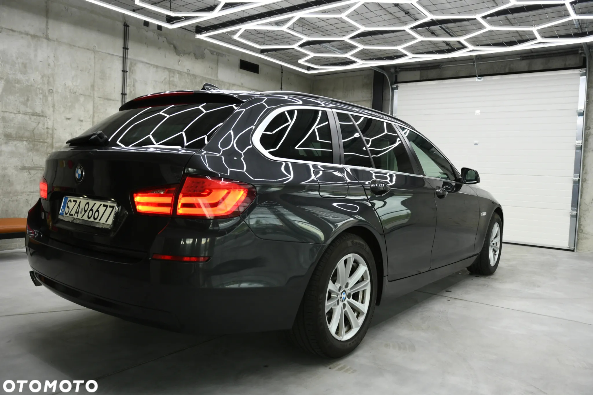 BMW Seria 5 525d - 8