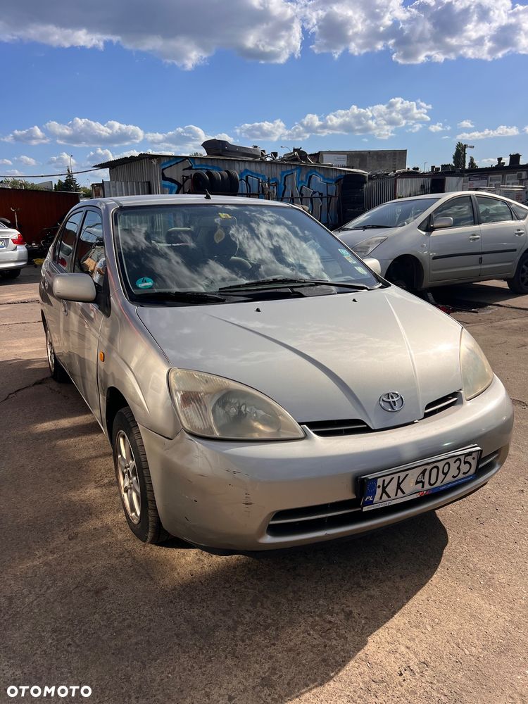 Toyota Prius - 1