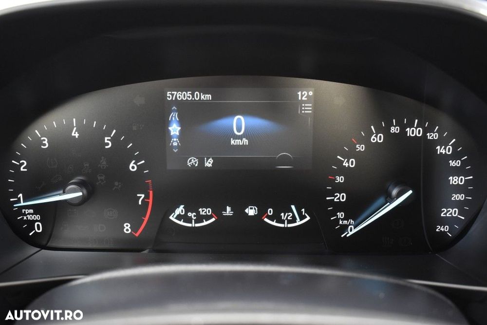 Ford Focus 1.0 EcoBoost 6MT MHEV Titanium - 12