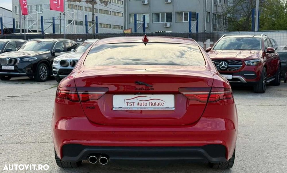 Jaguar XE D200 RWD MHEV R-Dynamic S - 8