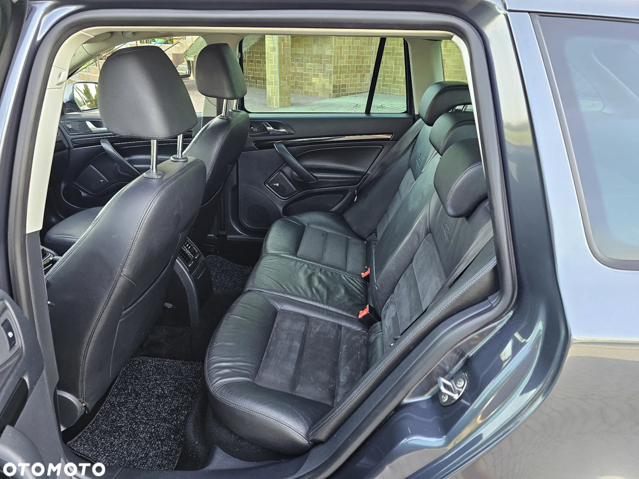 Skoda Octavia Combi 1.8 TSI DSG Laurin & Klement - 12