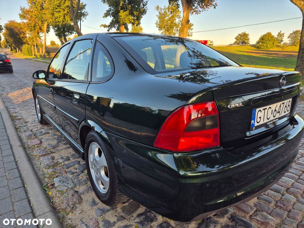 Opel Vectra 1.6 GL - 13