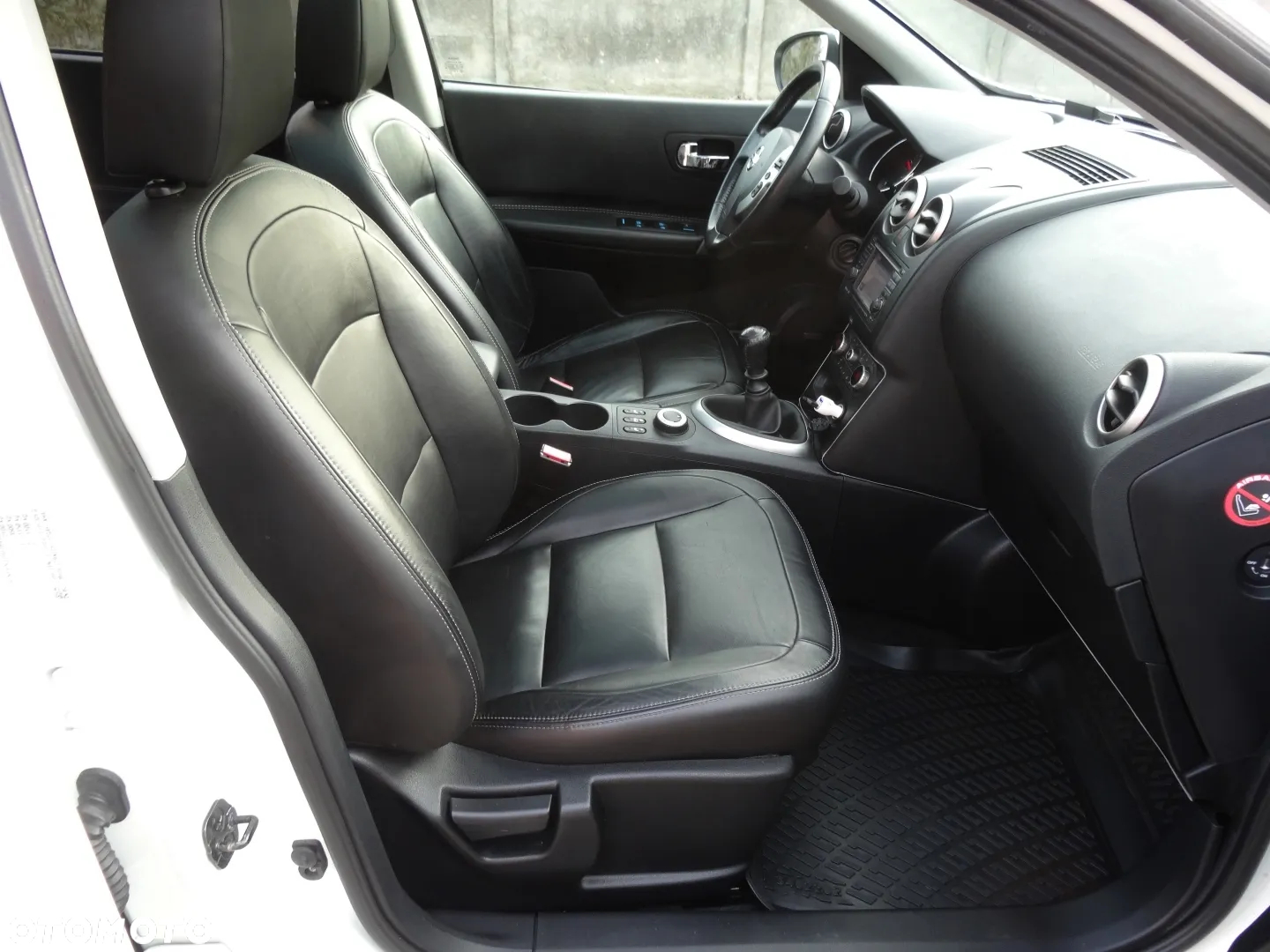 Nissan Qashqai 1.6 DCi 4x4 Tekna - 25