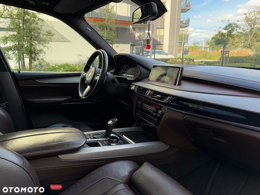 BMW X5 xDrive50i - 10