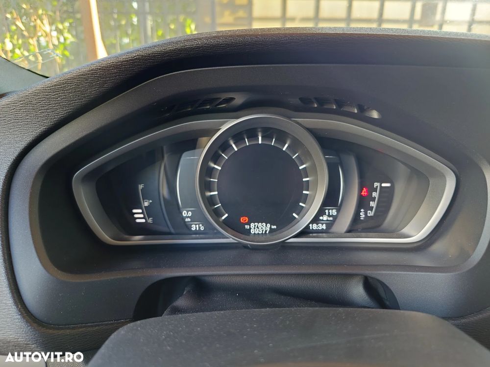 Volvo V40 T3 Geartronic RDesign - 10