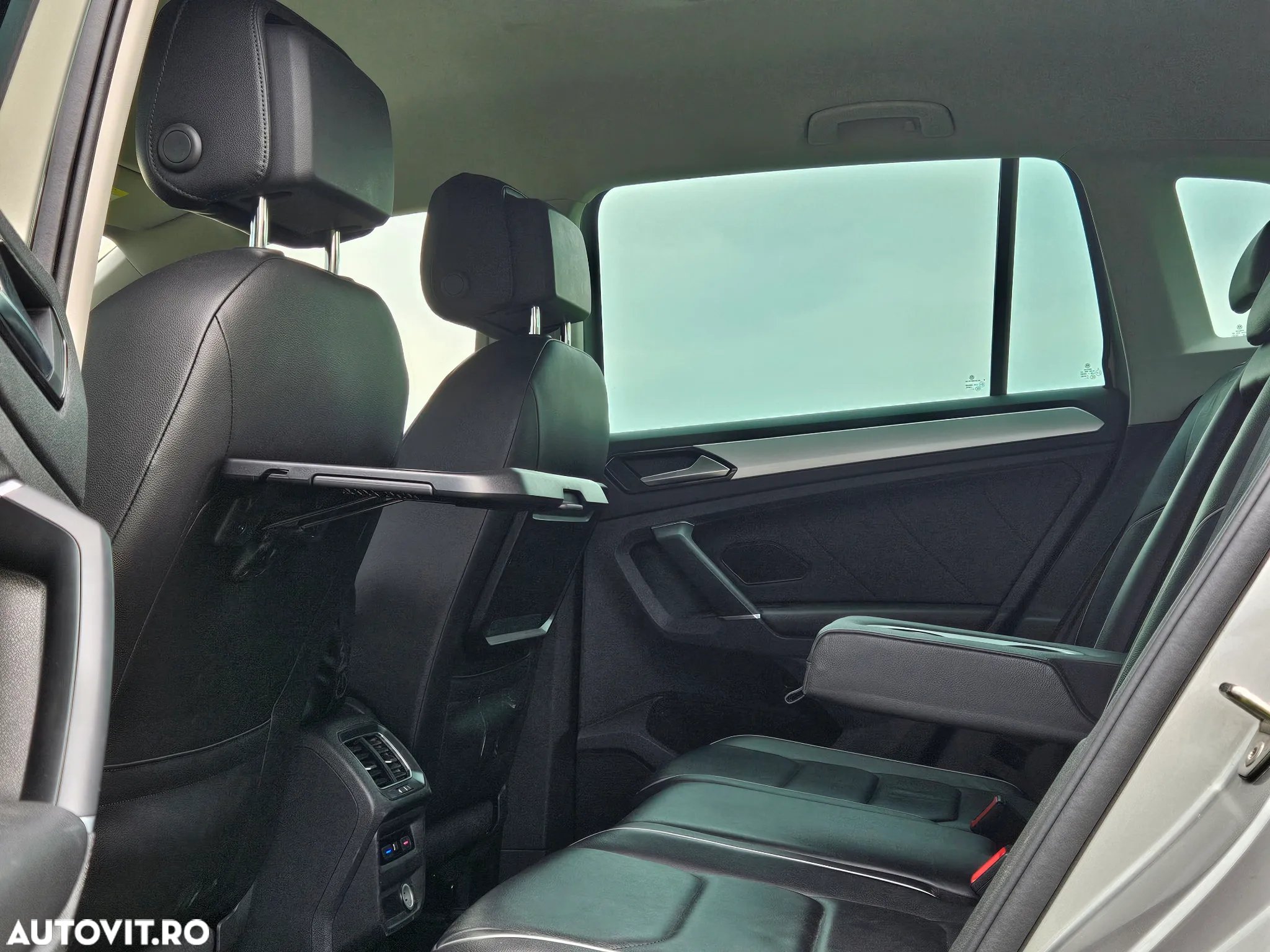 Volkswagen Tiguan 2.0 TDI 4Mot DSG Comfortline - 9