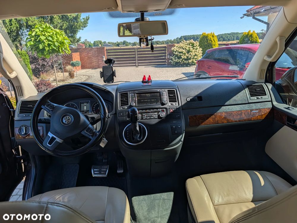 Volkswagen Caravelle - 2