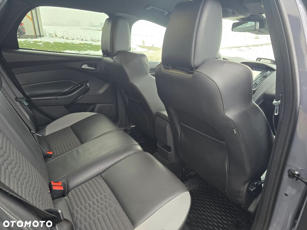 Ford Focus 2.0 EcoBoost ST - 22