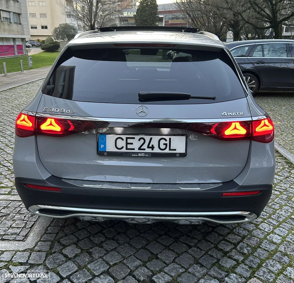 Mercedes-Benz E 300 de 4Matic 9G-TRONIC Exclusive - 11