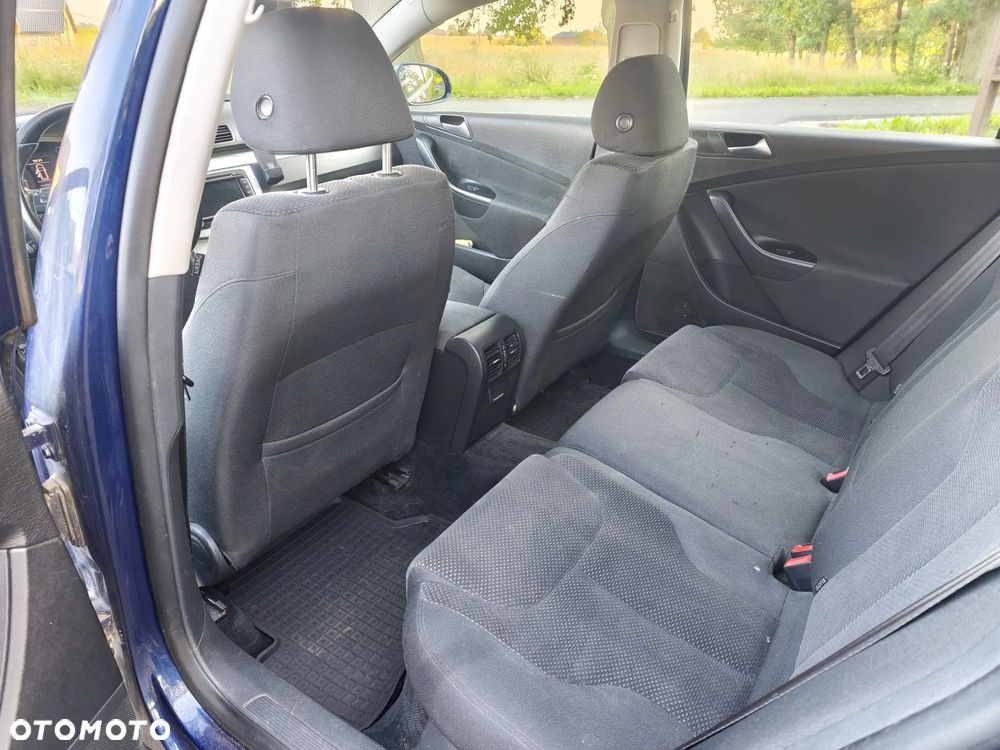Volkswagen Passat 2.0 TDI Comfortline - 10