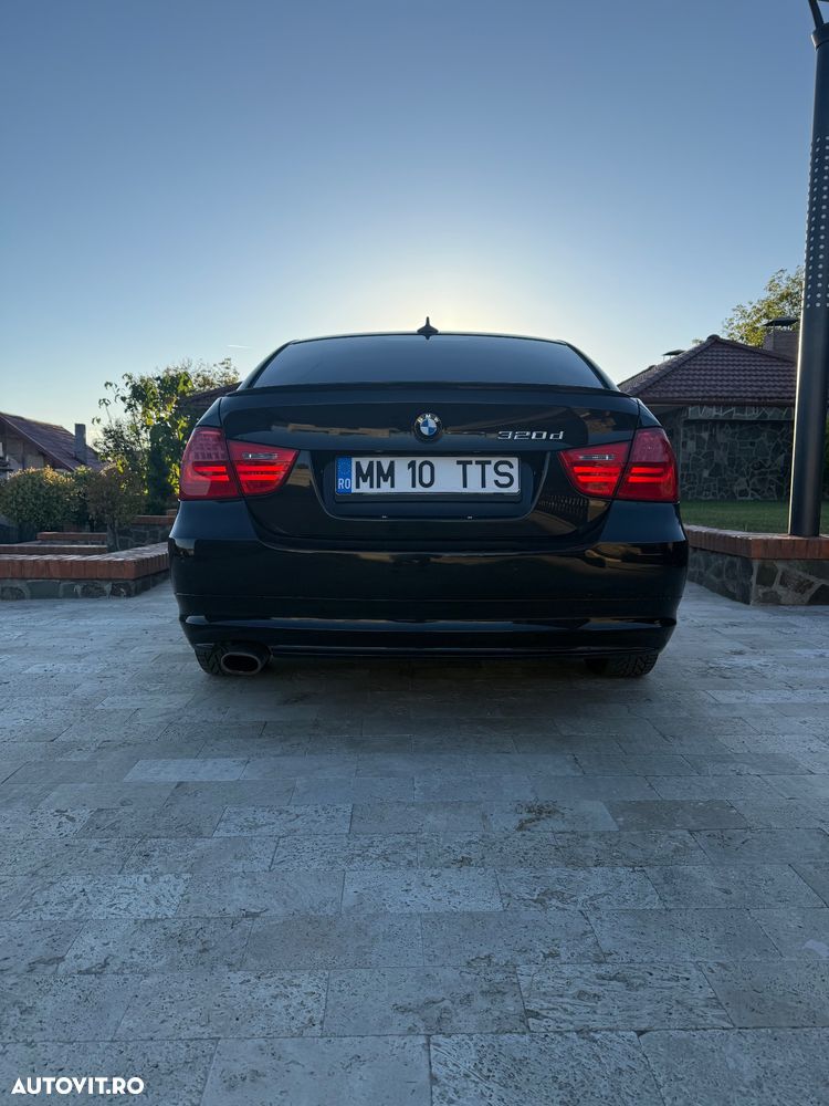 BMW Seria 3 320d - 4